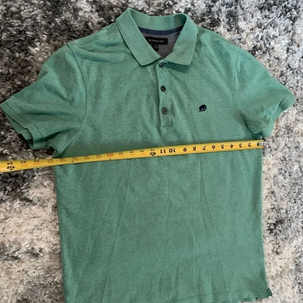 Banana Republic Men’s Green Collared Shirt Size Medium